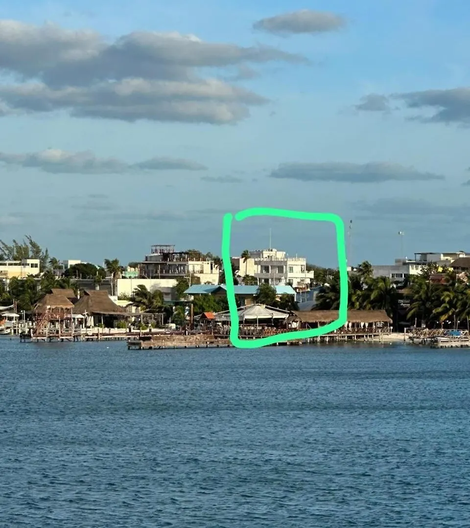 Very Quiet Isla Mujeres 0*,